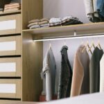 LEd valgustiga riidepuutoru